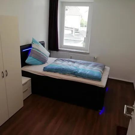 1 Homestay *